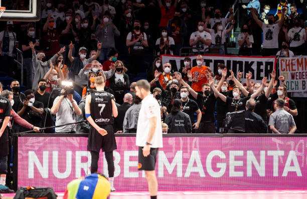 间成为球迷 间成为球迷