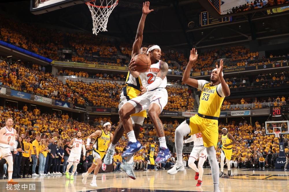 无缘无故地 无缘无故地