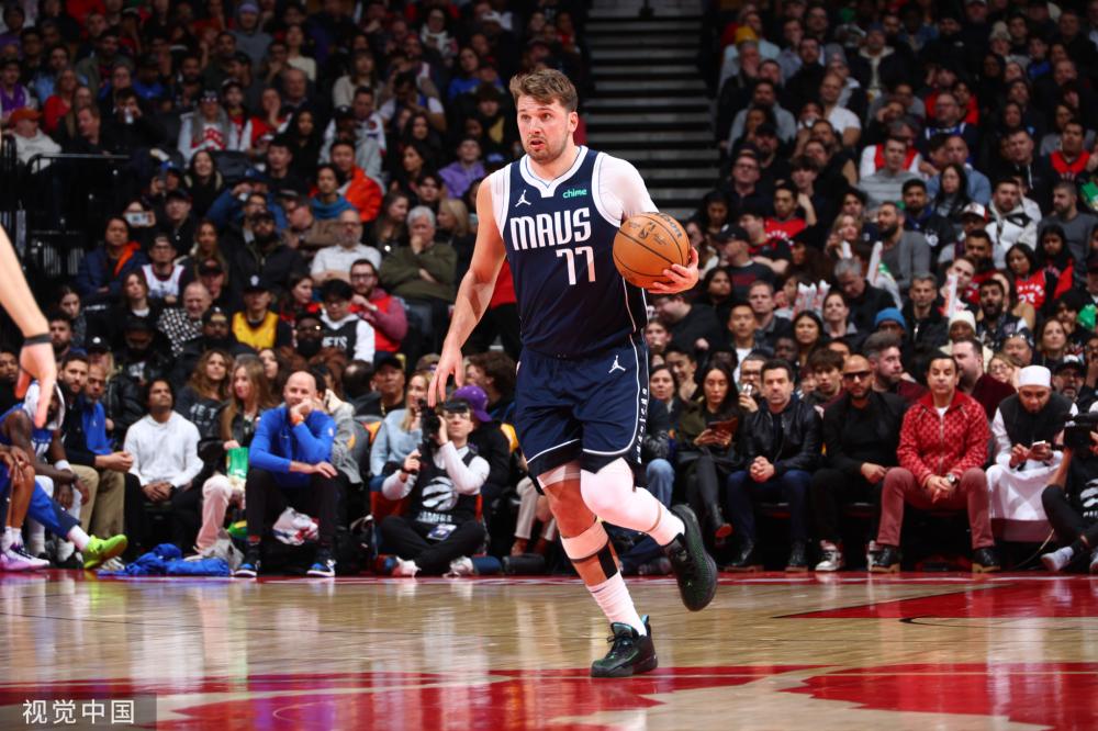 整个球队的 整个球队的